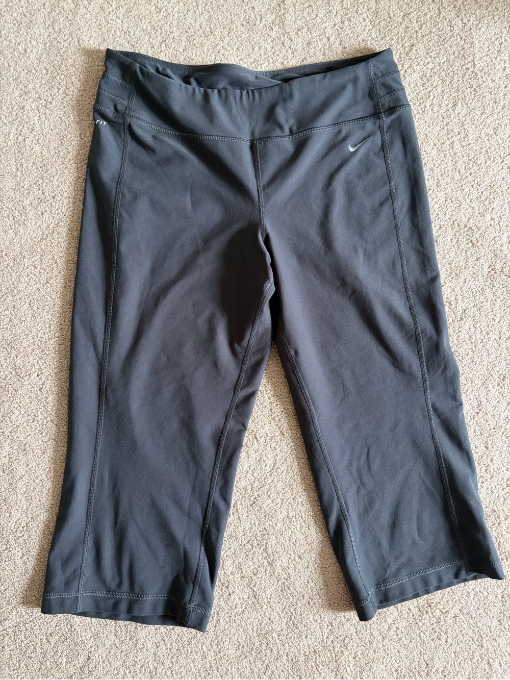 Nike Dri Fit Gray Cropped Athletic Leggings